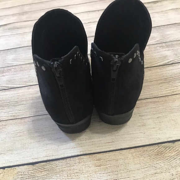 Studded Ankle Booties | Carlos Santana - Picture 4 of 6